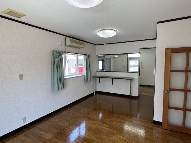 中古戸建　郡山市富田町字音路　富田東小・富田中の居間・リビング|〈現況写真〉