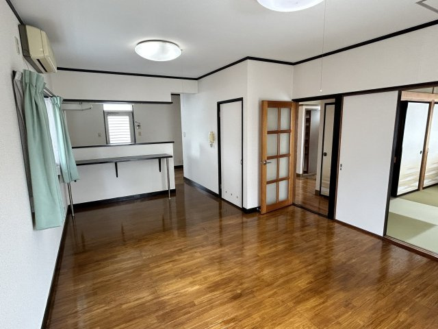 中古戸建　郡山市富田町字音路　富田東小・富田中の居間・リビング|〈現況写真〉