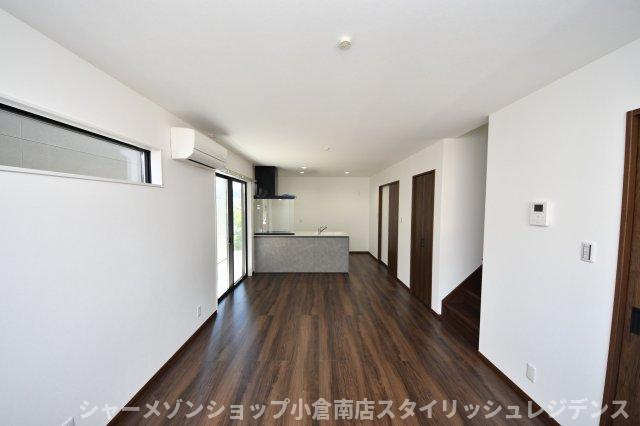与原戸建3号棟の居間・リビング