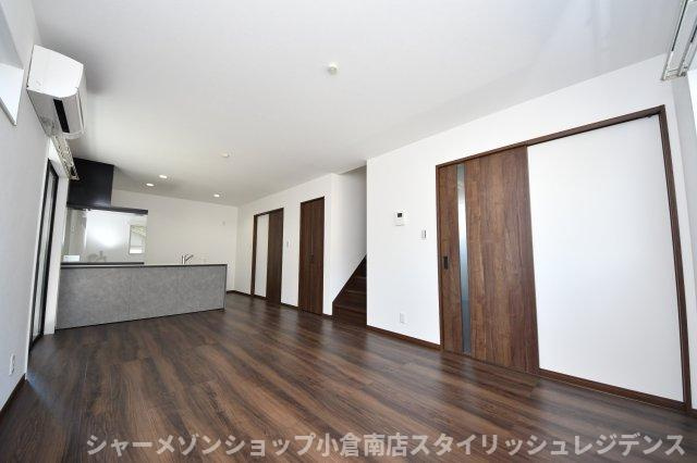 与原戸建3号棟の居間・リビング