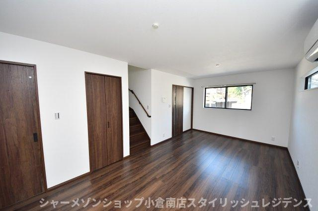与原戸建3号棟の居間・リビング