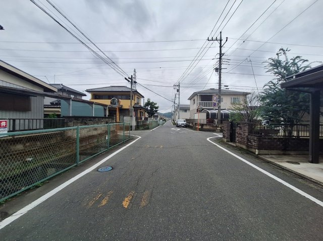 高崎市吉井町本郷売土地の前面道路含む現地写真|東道路