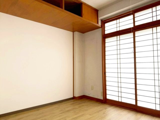甲山グリーンハイツの和室|2026年5月　クロス新調　南西に面した洋室は採光・通風に優れた心地よい空間です。

