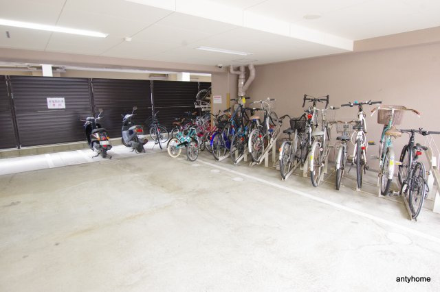 ウィルドゥ新大阪　仲介手数料無料の駐車場