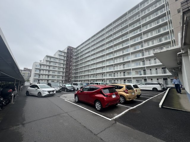 葛西パークサイドハイツ（9階部分）／仲介手数料無料／内装新規フルリノベーションの駐車場