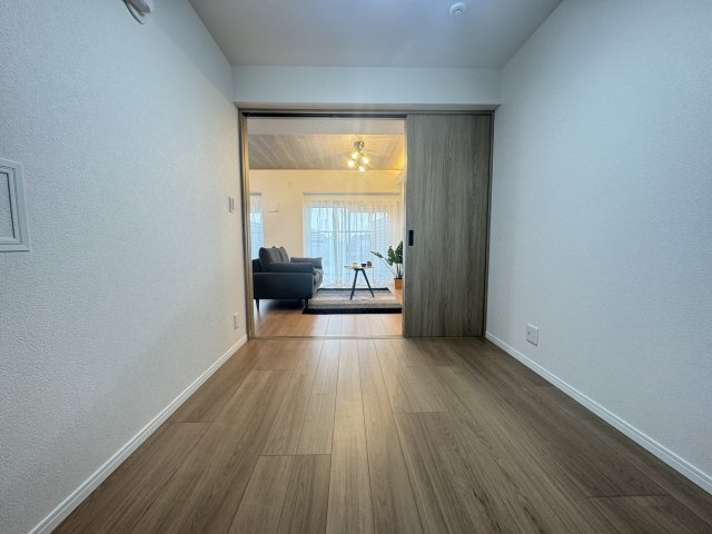 葛西パークサイドハイツ（9階部分）／仲介手数料無料／内装新規フルリノベーションの洋室