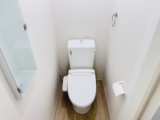 柏市加賀２丁目新築戸建（加賀２期）のトイレ|温水洗浄暖房便座つきトイレ