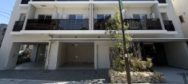 クレストコート北千住レジデンスのエントランス