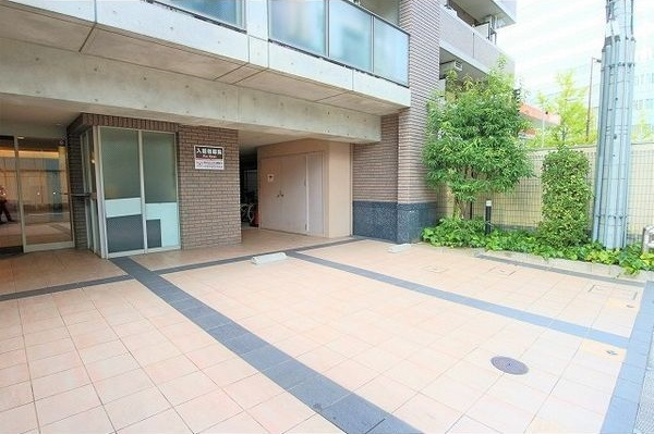 エムヒルズ西本町のエントランス