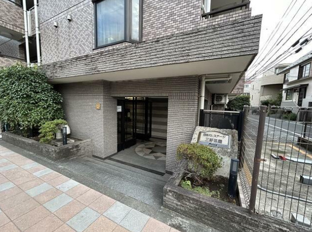 日神パレステージ三軒茶屋のエントランス