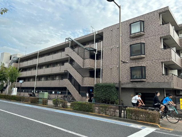 日神パレステージ三軒茶屋の外観