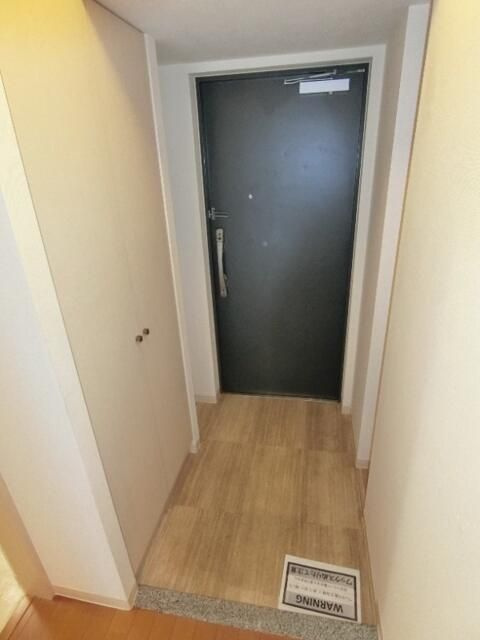 セザン新町の玄関