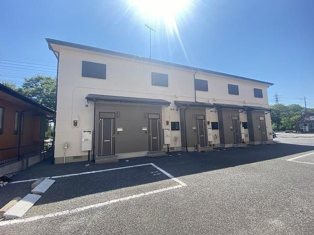ホープユーの駐車場