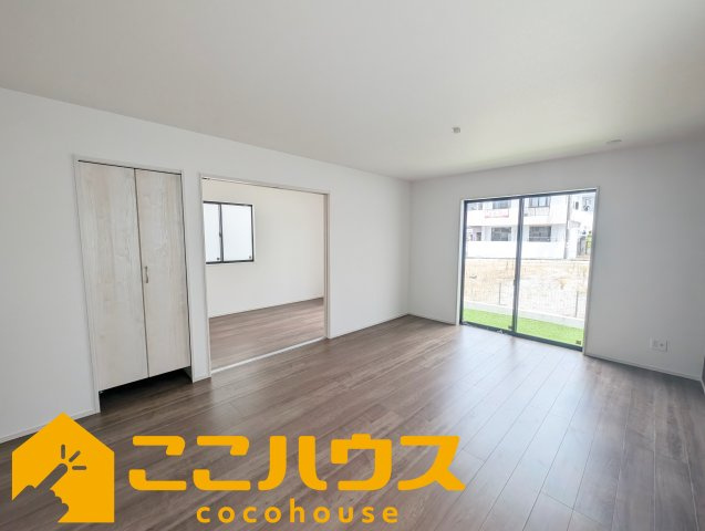 南城市玉城富里　新築戸建て　全2棟　B号棟の居間・リビング|【施工例】※同施工の別物件写真