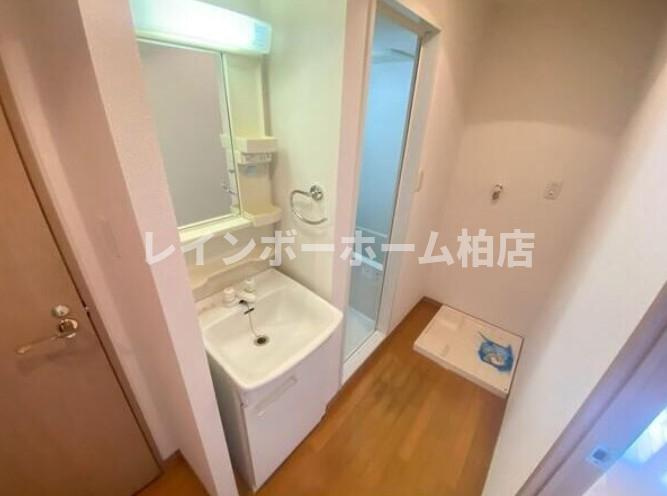 特典：仲介手数料が無料です!!の洗面所|広い洗面スペース