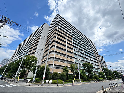 クレアシティ鶴見花博通りの外観
