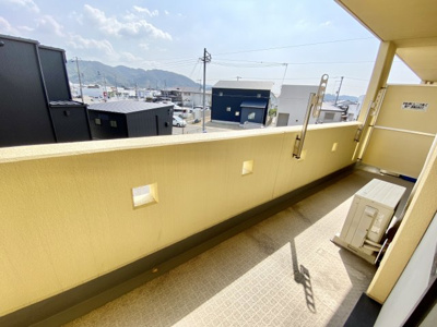 【バルコニー】 | フォレスト・ラ・ヴィラ | ※同物件　別のお部屋の写真です。