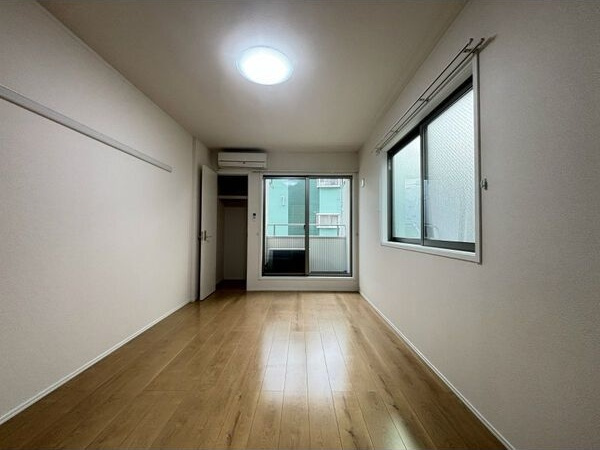 プランドール銀杏町の居間・リビング