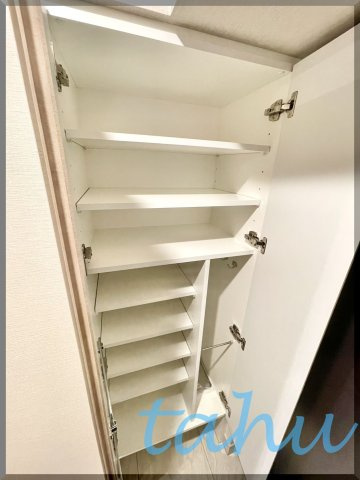 北区西ケ原３丁目の賃貸マンションの玄関