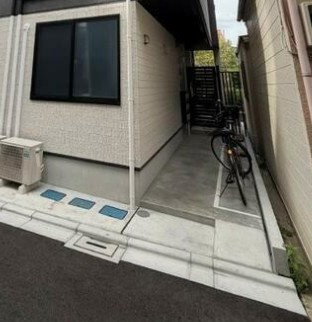 G BASE町屋EASTのエントランス