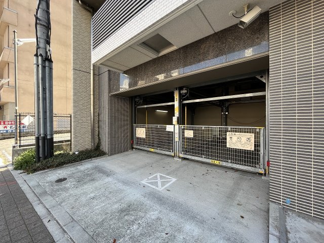 アスヴェル神戸駅前の駐車場