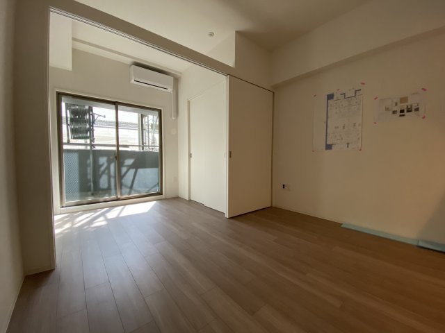 セレニテ神戸元町プリエの居間・リビング