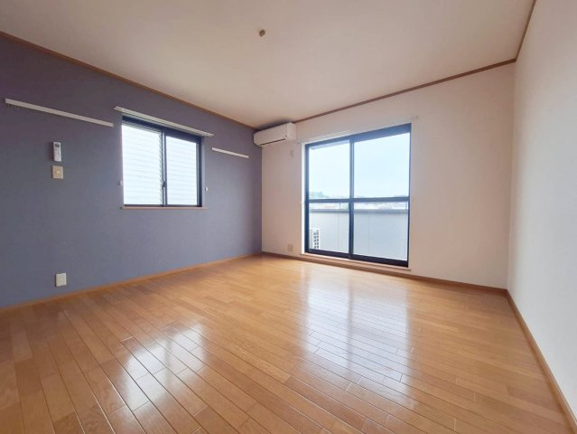 ヴィラ境川の洋室