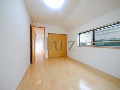 南軽井沢戸建の寝室|綺麗なフローリングのお部屋です。