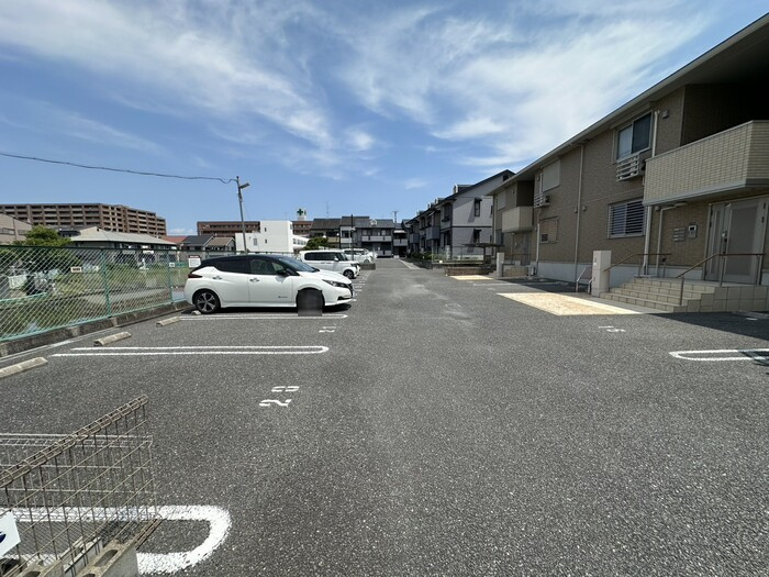 グランドゥール畷の駐車場