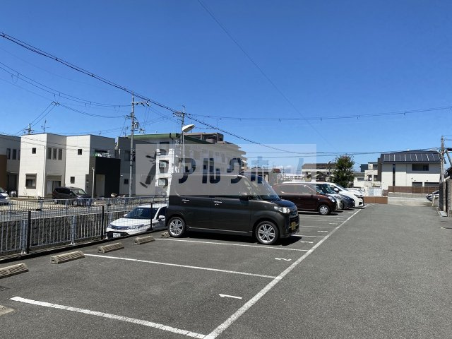 メゾン平野の駐車場