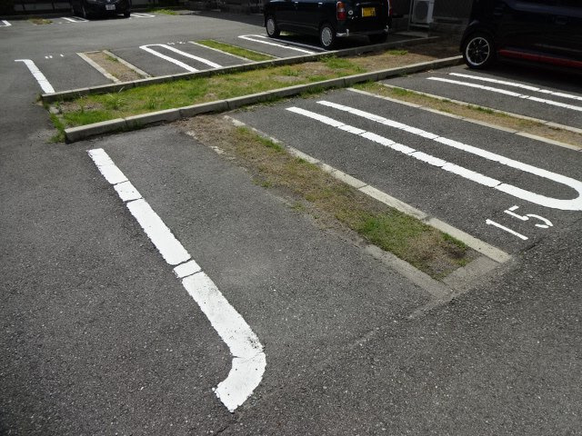 コンフォートテクノIIIの駐車場