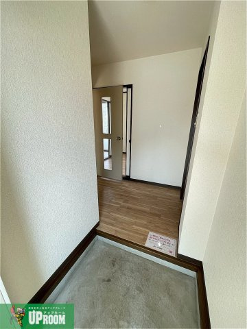ドミール宮西の玄関