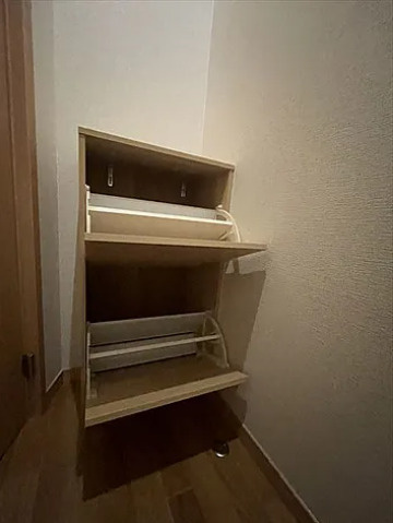 メゾン磯子の玄関
