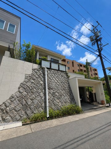 千種区東山元町4丁目戸建の前面道路含む現地写真