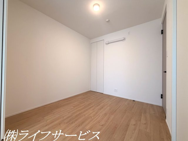 【洋室】 | レジオンパークス千舟公園 | 洋室５.０帖／クローゼット有！うれしいエアコン先行配管済！