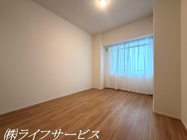 【洋室】 | レジオンパークス千舟公園 | 洋室５.５帖／ウォークインクローゼット有