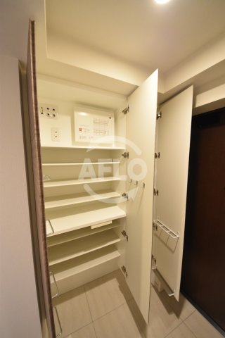 プレミスト梅田NORTH　扇町小学校区の玄関|プレミスト梅田NORTH　シューズボックス