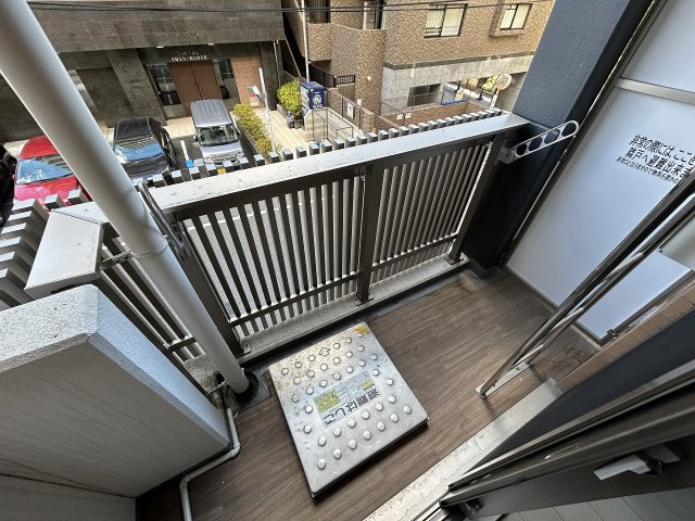ユリシス新神戸のバルコニー