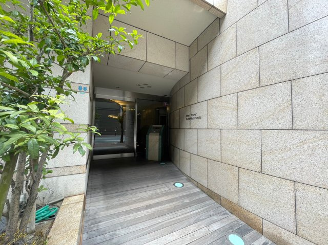 アーバングリーン神戸元町（旧アーデンタワー神戸元町）のエントランス