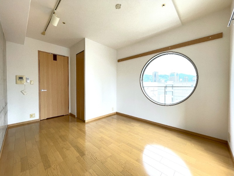 アーバングリーン神戸元町（旧アーデンタワー神戸元町）の居間・リビング