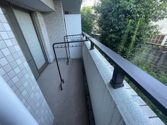 パーク・ハイム芦屋翠ヶ丘20番地B棟のバルコニー