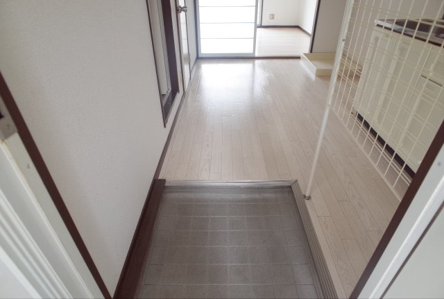 シティライフ岡本の玄関