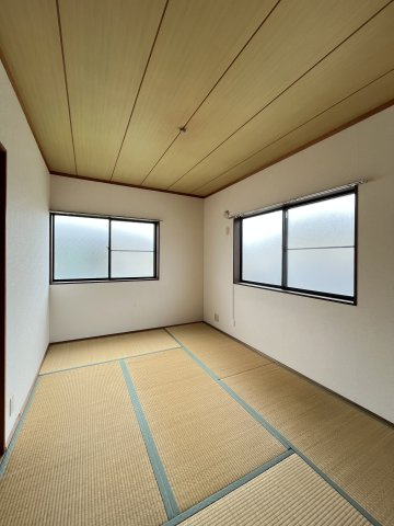 タウンハタガサキA棟の和室