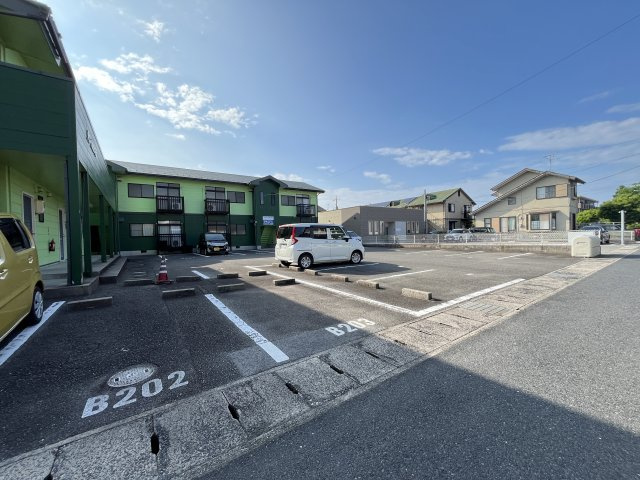 タウンハタガサキA棟の駐車場