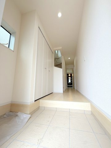 あきる野市引田　中古戸建の玄関