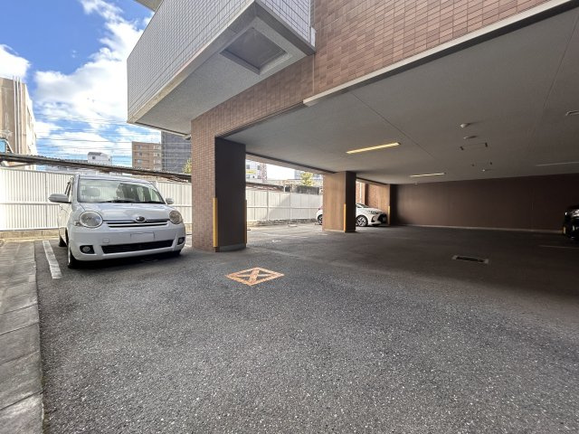 【駐車場】アルファレガロ兵庫 