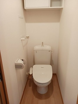 【トイレ】 | ピュア・シャトー | 清潔感のあるトイレです