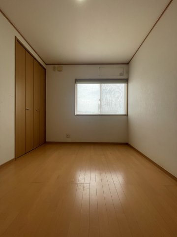 飯山町川原　戸建の洋室