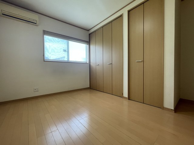 飯山町川原　戸建の洋室