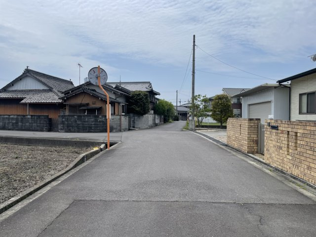 飯山町川原　戸建の前面道路含む現地写真
